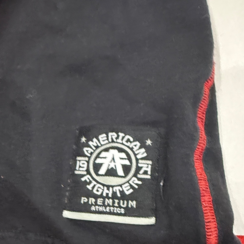 American Fighter Black and Red Graphic quarter length sleeve Tee - Picture 2 of 5